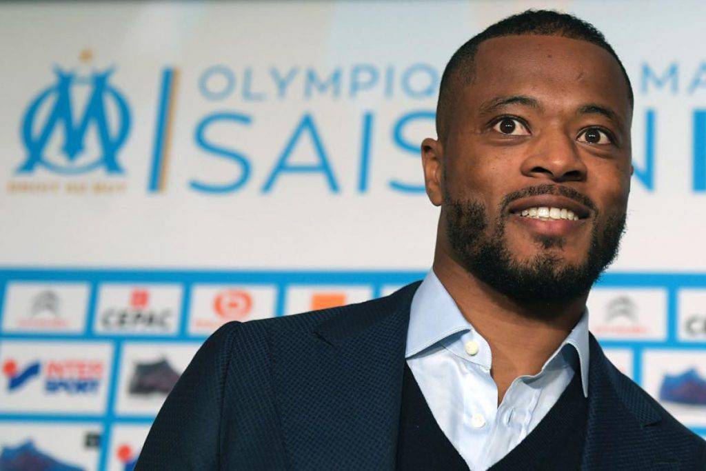 Evra racconta il suo passato: "Da bambino chiedevo l'elemosina"