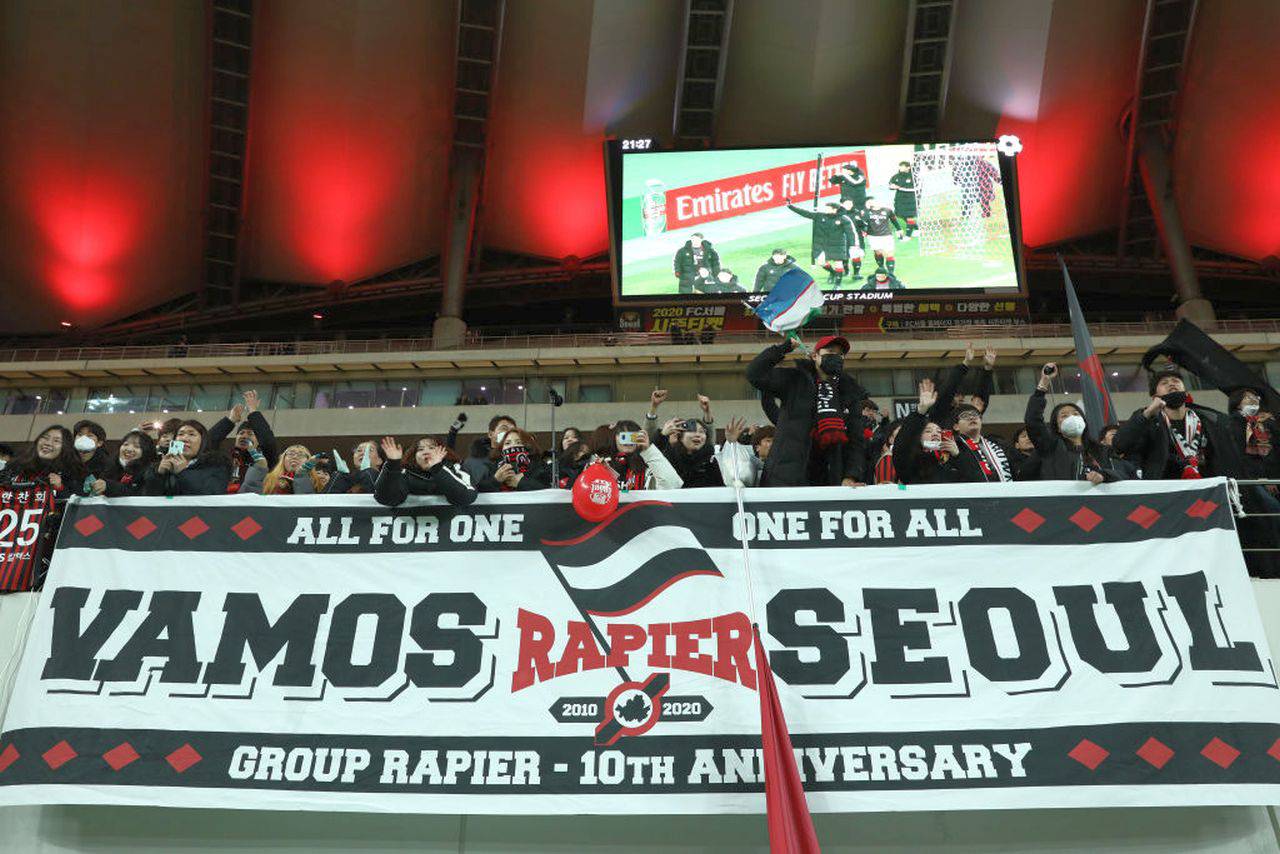 Bambole gonfiabili in tribuna allo stadio: l'Fc Seoul si scusa