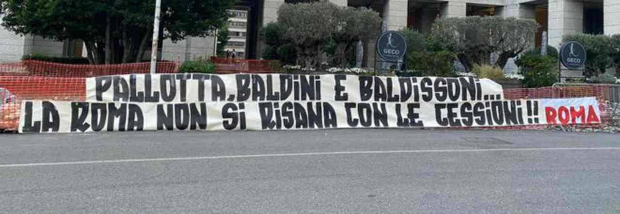 Roma, striscione anti Pallotta dei tifosi