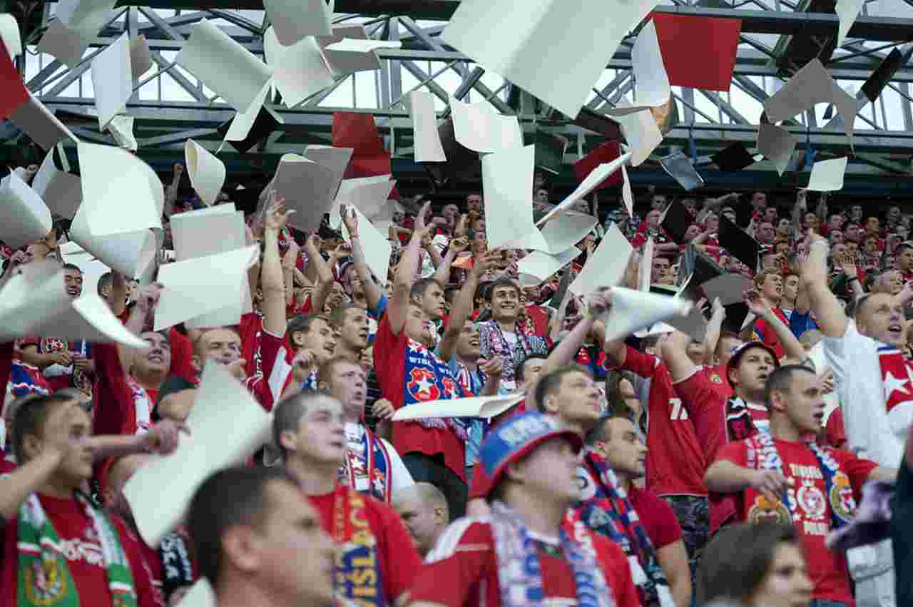 Tifosi allo stadio, la decisione della Polonia