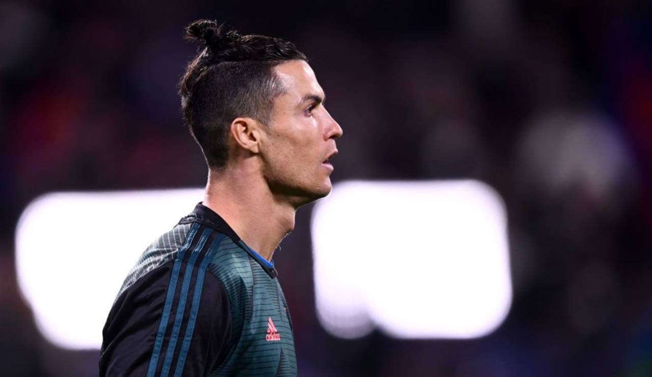 Cristiano Ronaldo appeso al muro: il racconto (Getty Images)