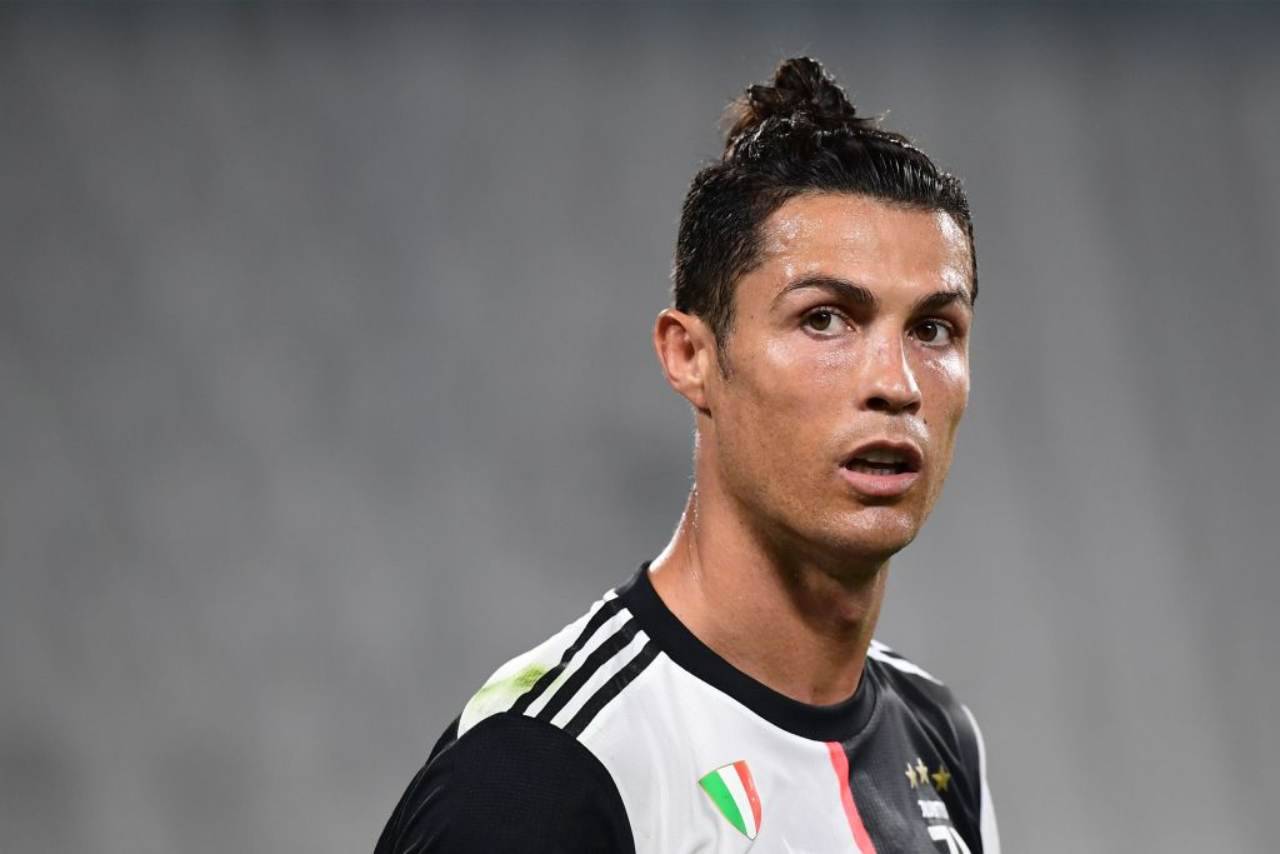 Cristiano Ronaldo, l'outfit appariscente per i social (Getty Images) 