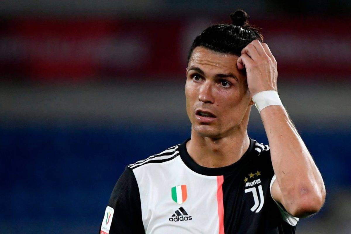 Cristiano Ronaldo, gli utenti social commentano il suo outfit (Getty Images)