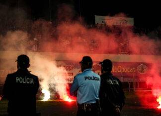 Benfica, assalto al pullman: due giocatori feriti. Paura in strada