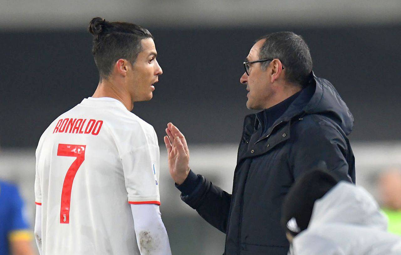 Juventus, Cristiano Ronaldo-Sarri: è gelo. Il retroscena