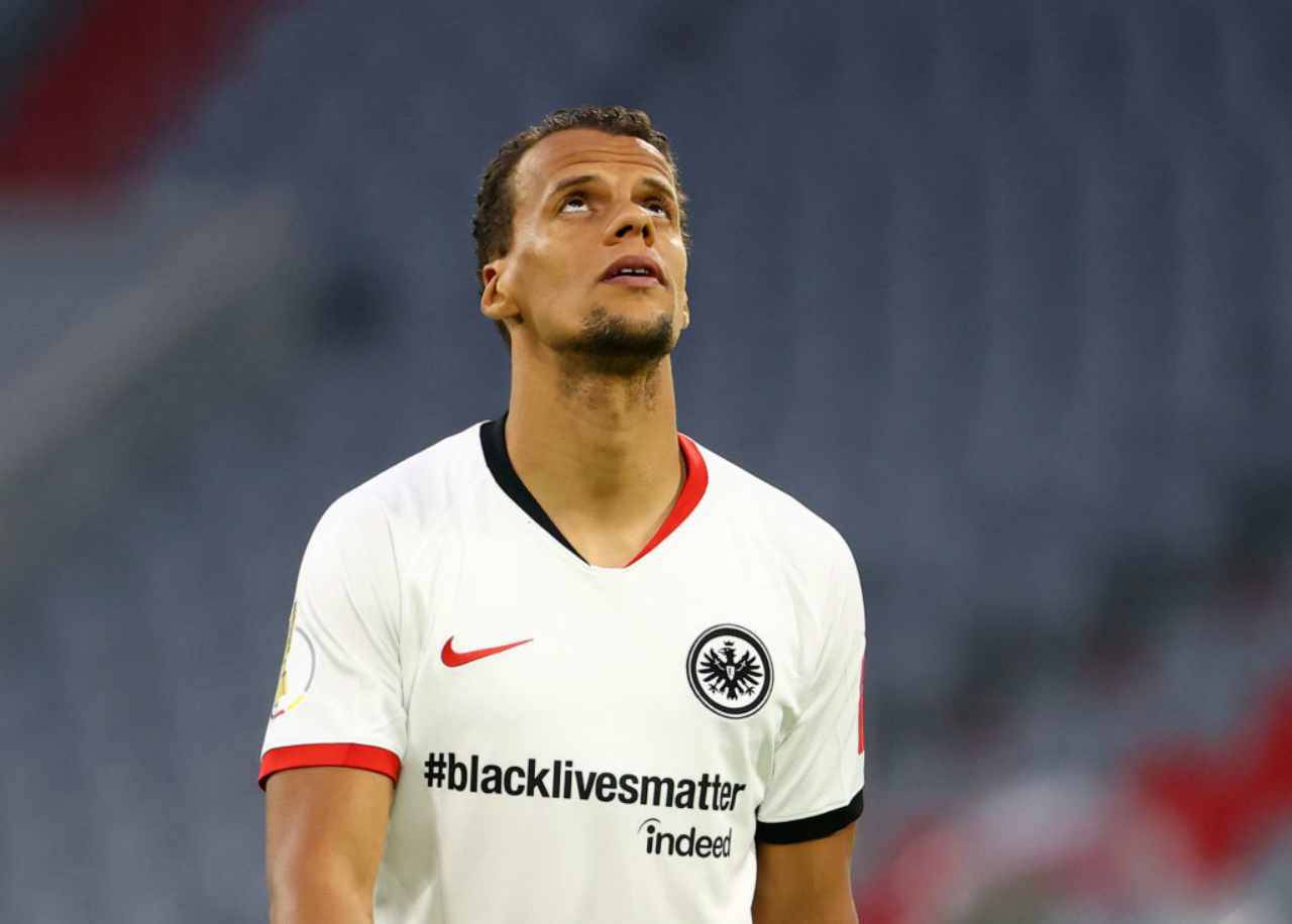 Eintracht Francoforte contro il razzismo: la maglia Black lives matter - Foto