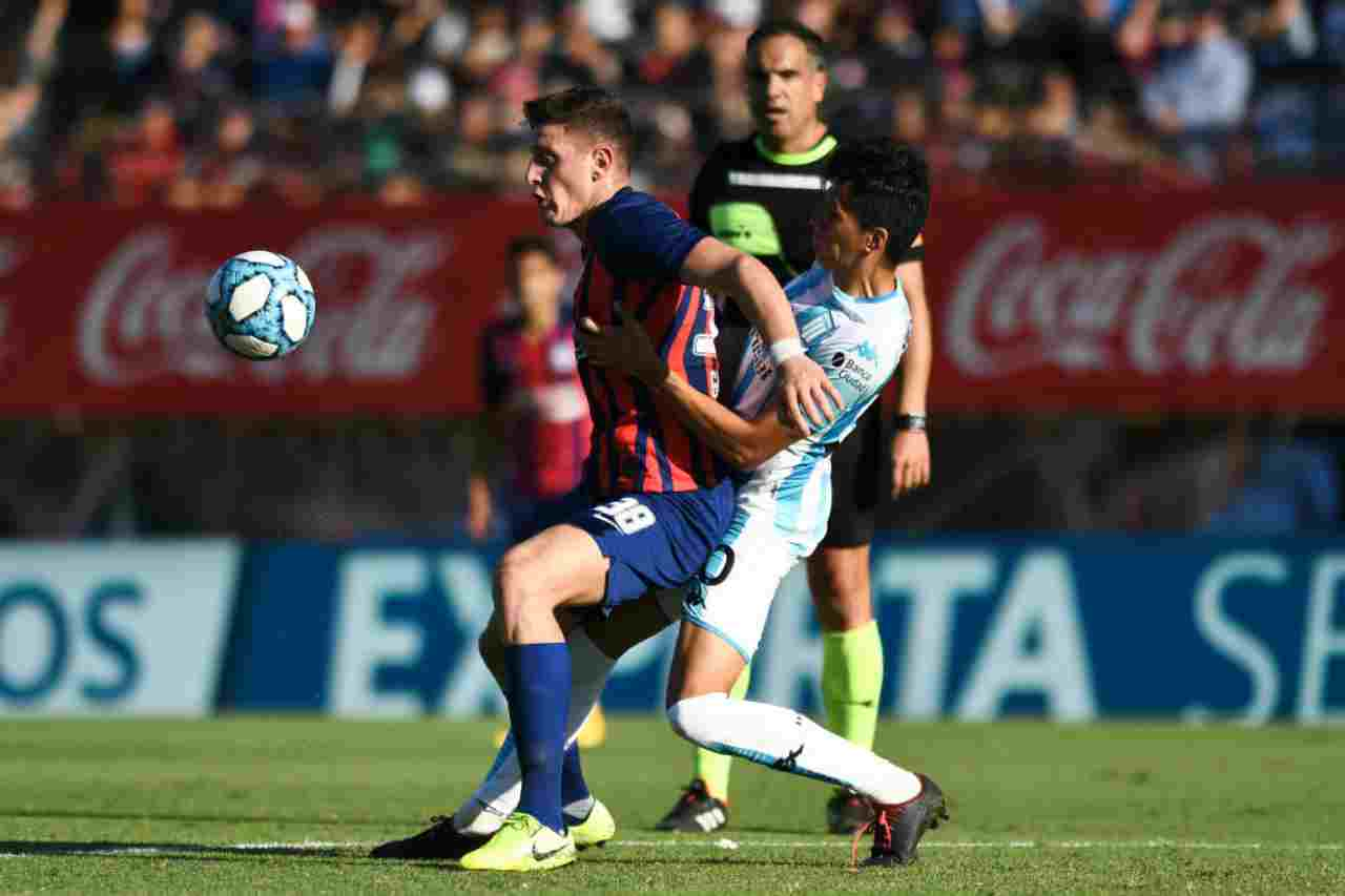 Adolfo Gaich in azione con la maglia del San Lorenzo