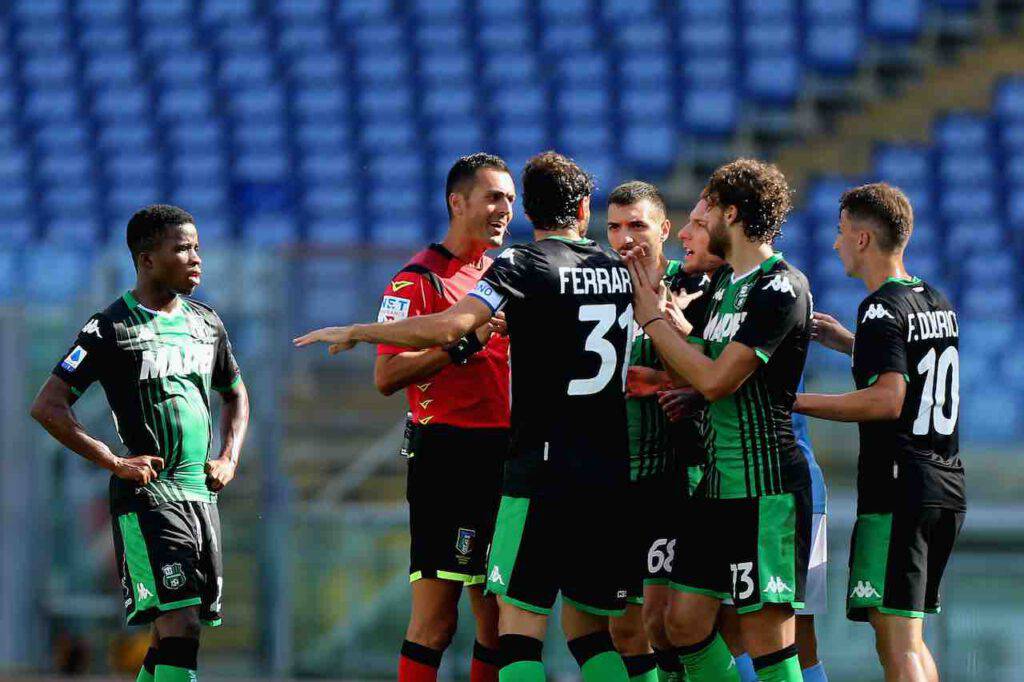 Arbitri con il lutto al braccio, vicinanza a Di Bello (Getty Images)