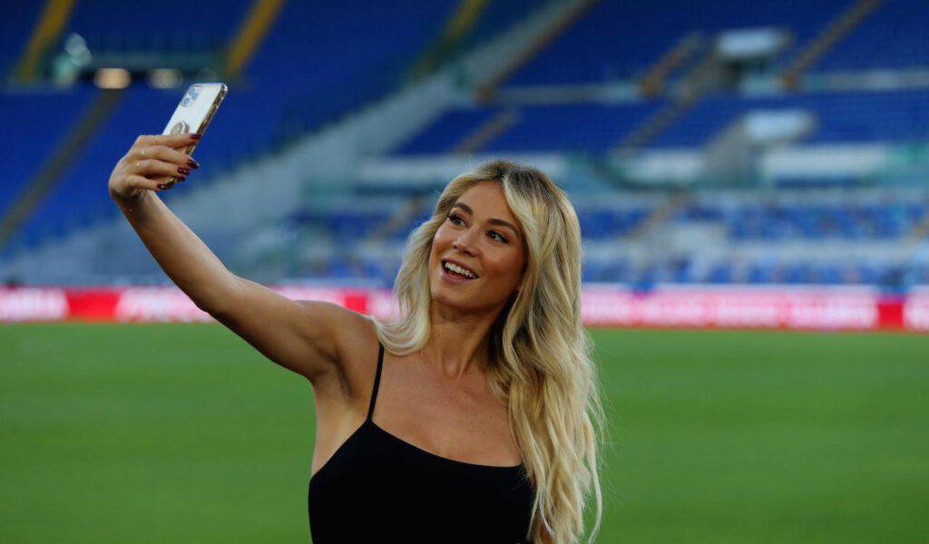 Diletta Leotta seducente in accappatoio (Getty Images)