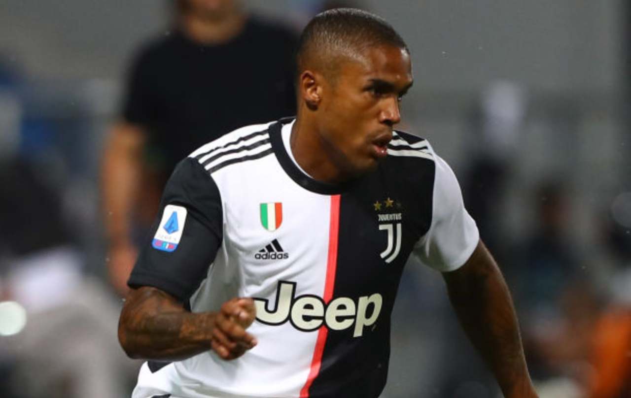 Juventus, Douglas Costa inserito nell'affare Pogba (Getty Images)