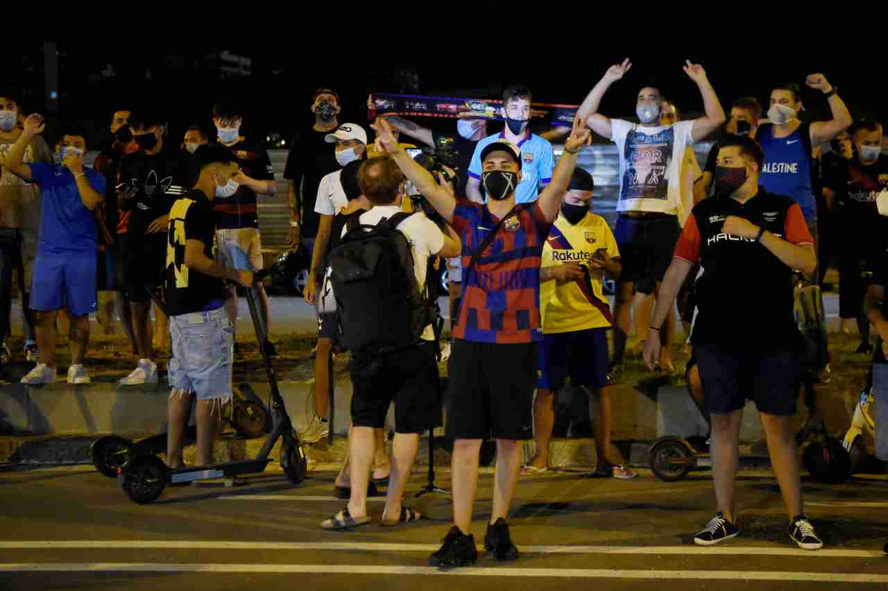 tifosi barcellona dimissioni bartomeu