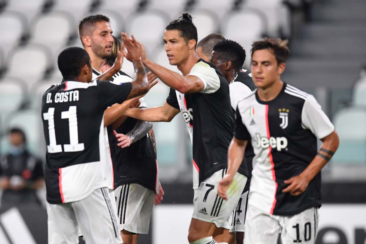 La Procura di Torino indaga sui sette giocatori della Juventus che hanno violato l'isolamento fiduciario 