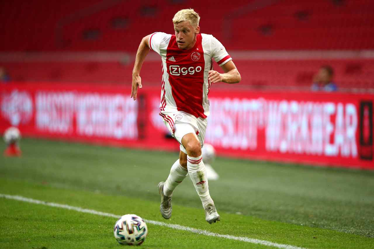 Manchester United, come potrebbe giocare Van de Beek