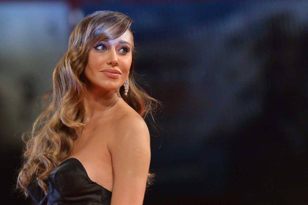 Belen Rodriguez ammaliante in costume (Getty Images)