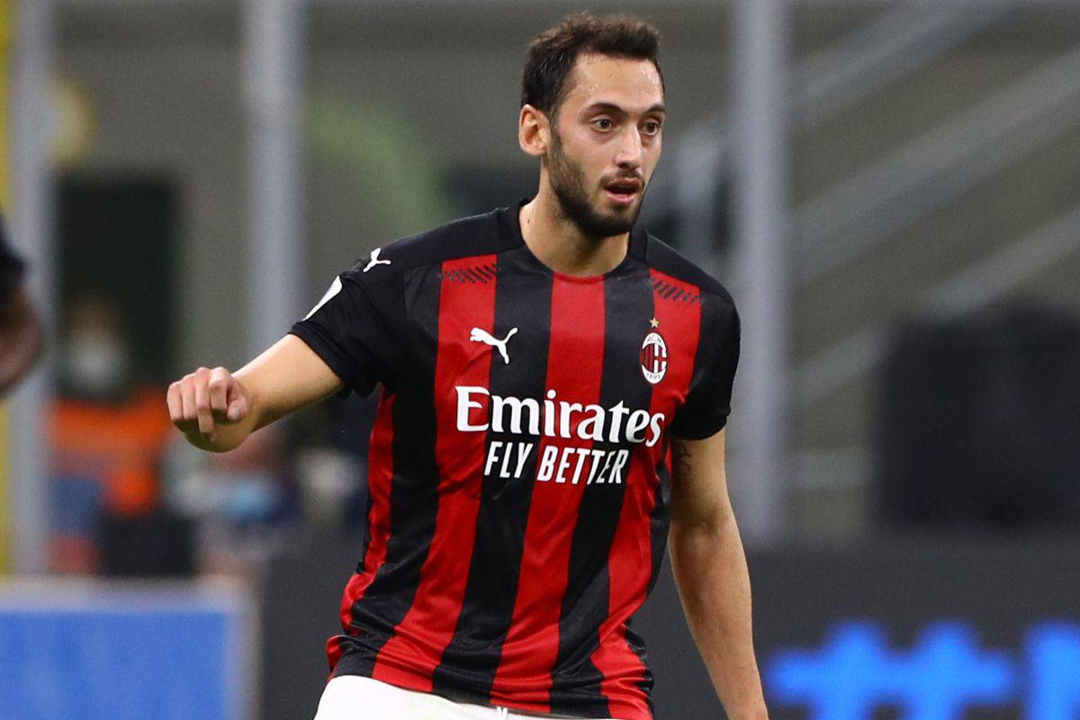 Calhanoglu, doppio tentativo dalla Serie A (Getty Images)