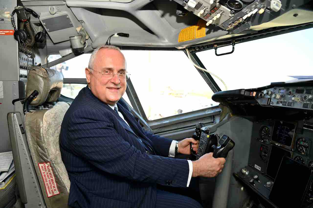 Lazio, Lotito in cabina di pilotaggio: Max Giusti lo imita (Getty Images)