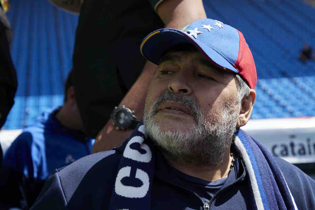Maradona, nuovi audio scioccanti: "Gli ha dato birra e marijuana"