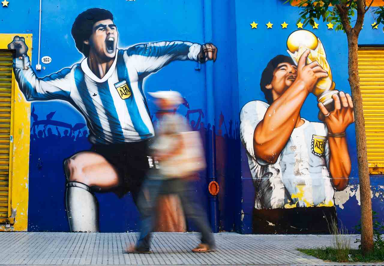 Maradona, l'omaggio di Ibrahimovic: "Era il 10, sarà sempre il numero uno"