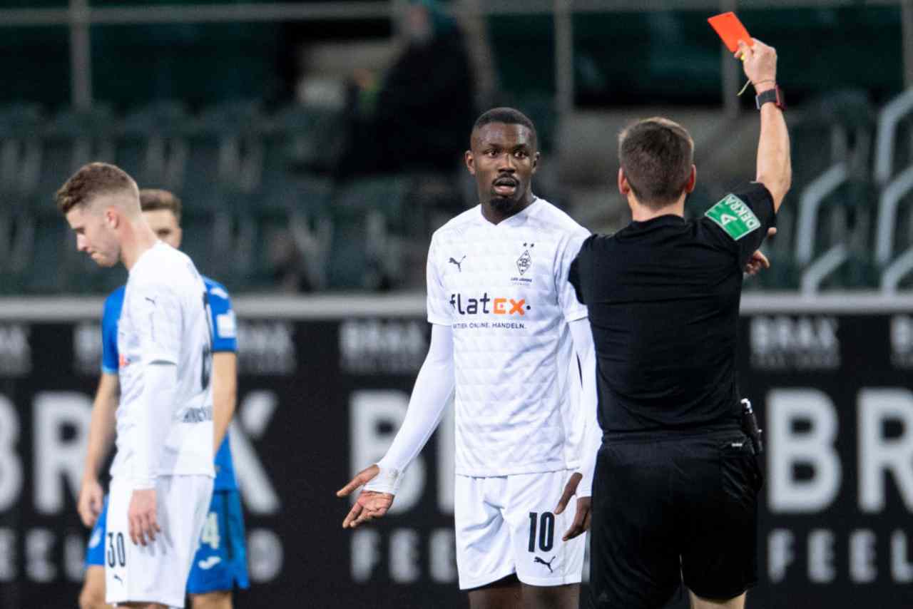 Thuram espulso dopo lo sputo (Getty Images) 