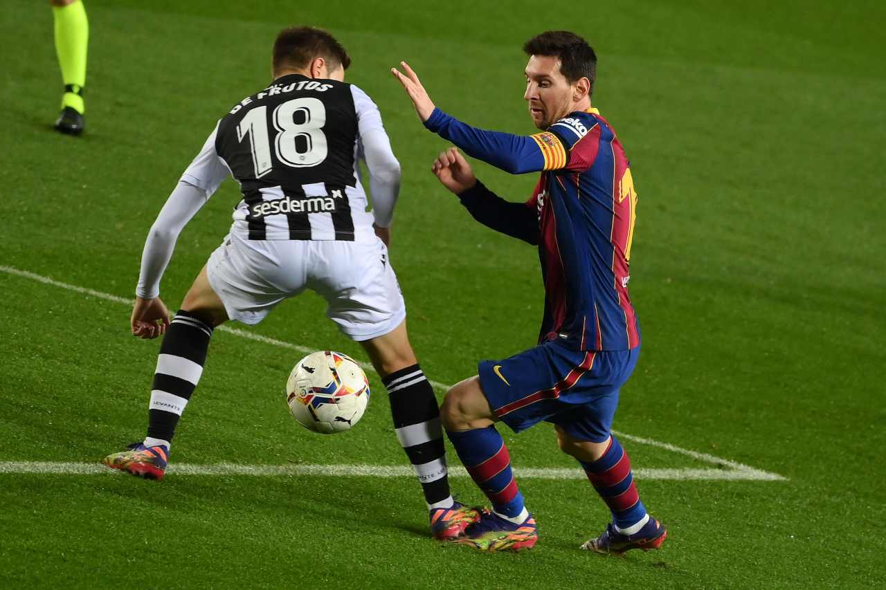 Liga, Messi in azione durante Barcellona-Levante (Getty Images)