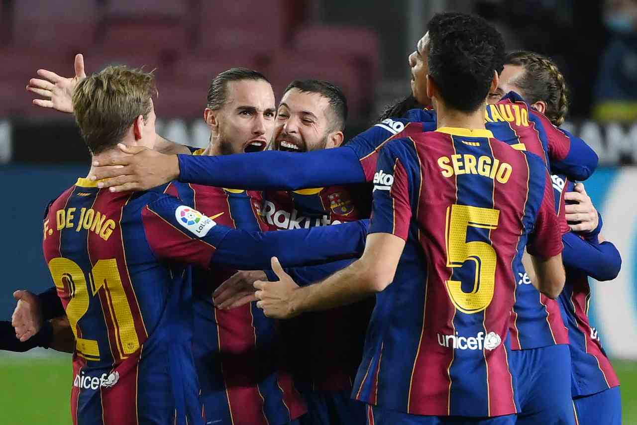 Liga, il Barcellona risale: De Jong e Jordi Alba stendono la Real Sociedad