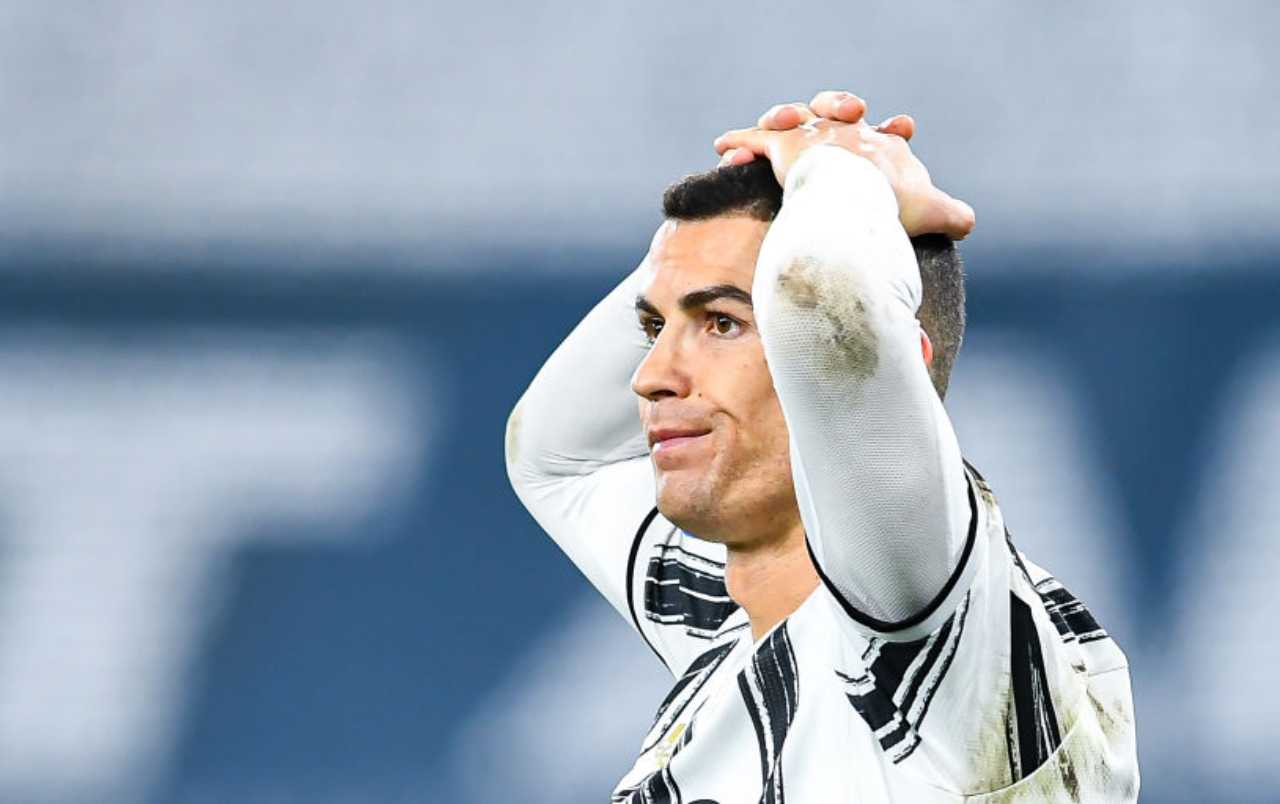 Cristiano Ronaldo stizzito dopo il cambio (Getty Images)