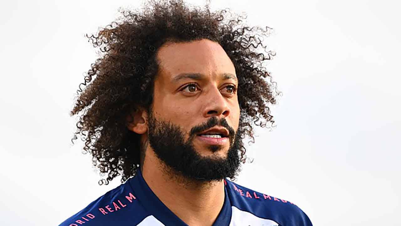 Marcelo gioca con la palla ovale e sfida Tom Brady | VIDEO