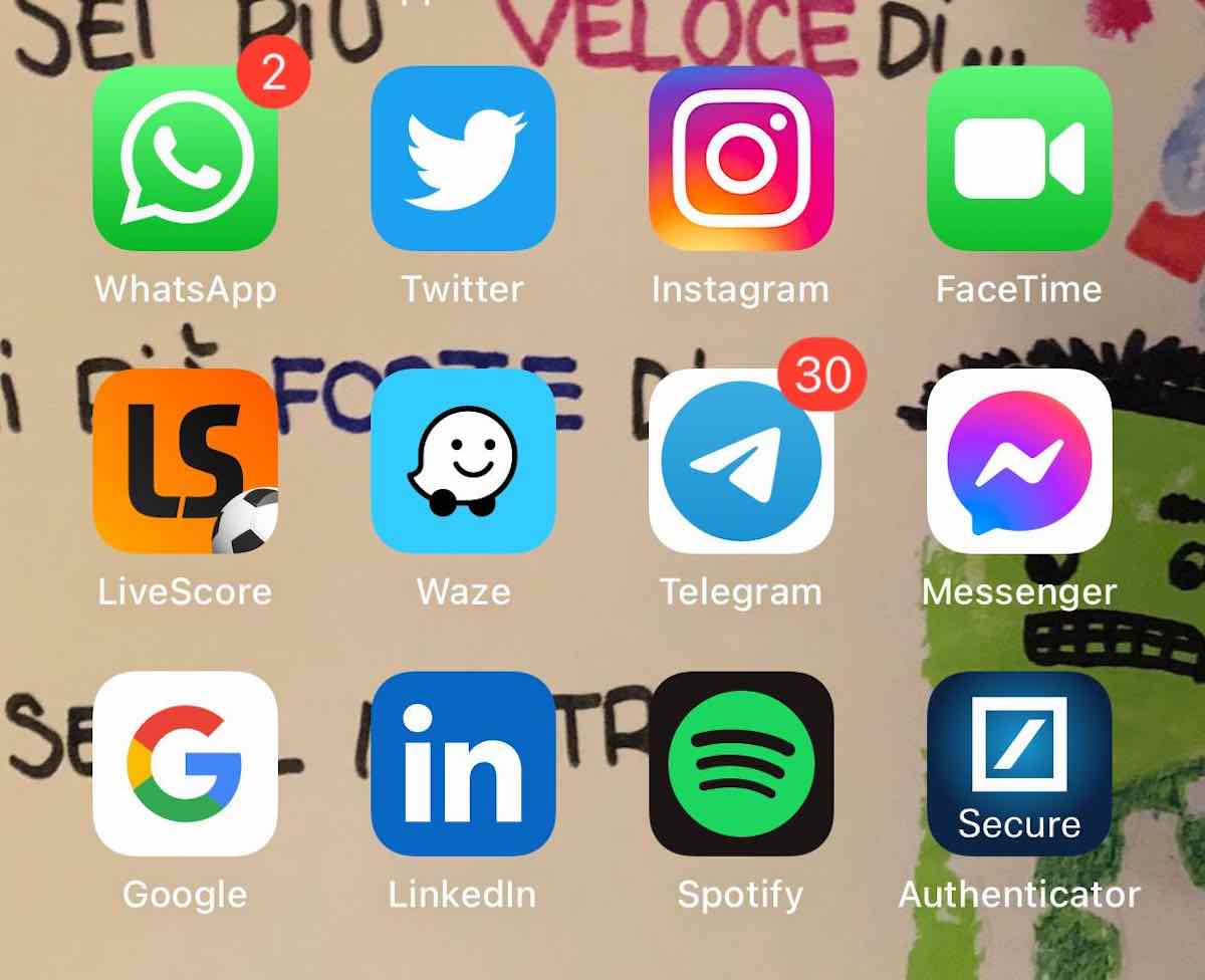 WhatsApp cambia da febbraio, il messaggio da accettare