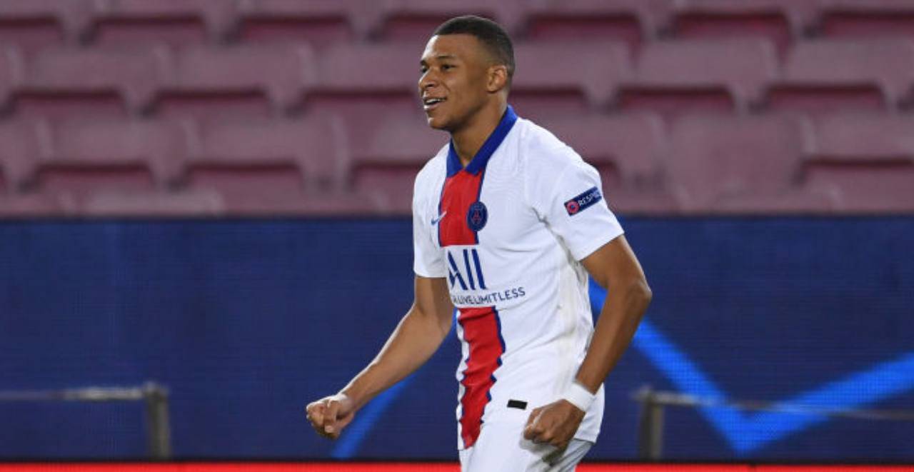 Mbappé magie allenamento rinnovo PSG