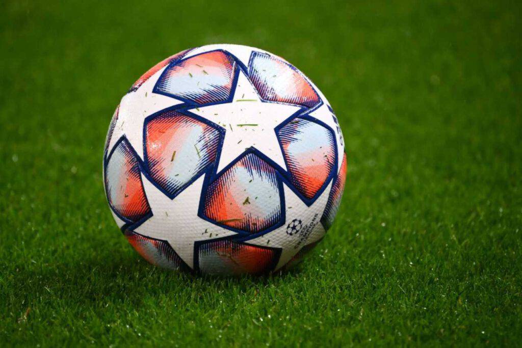 Champions League, presentato il nuovo pallone (Getty Images)