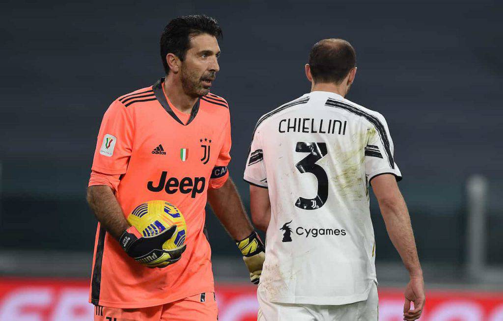 Buffon, rinnovo o ritiro, tifosi Juventus divisi (Getty Images)
