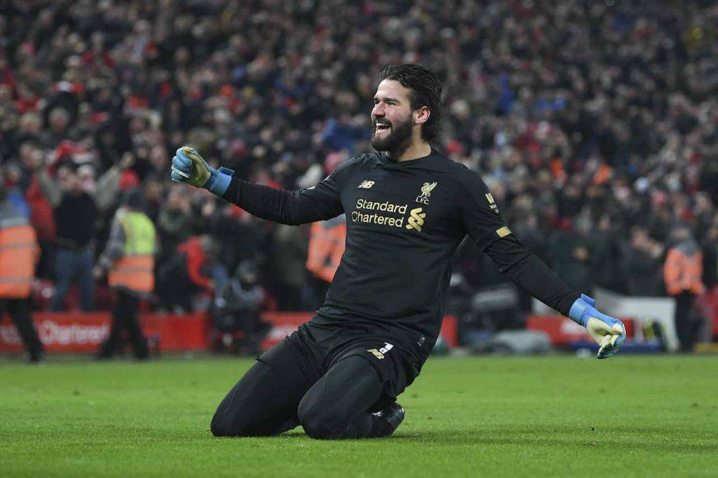 Cambio look per Alisson Becker, metamorfosi del portiere (Getty Images)