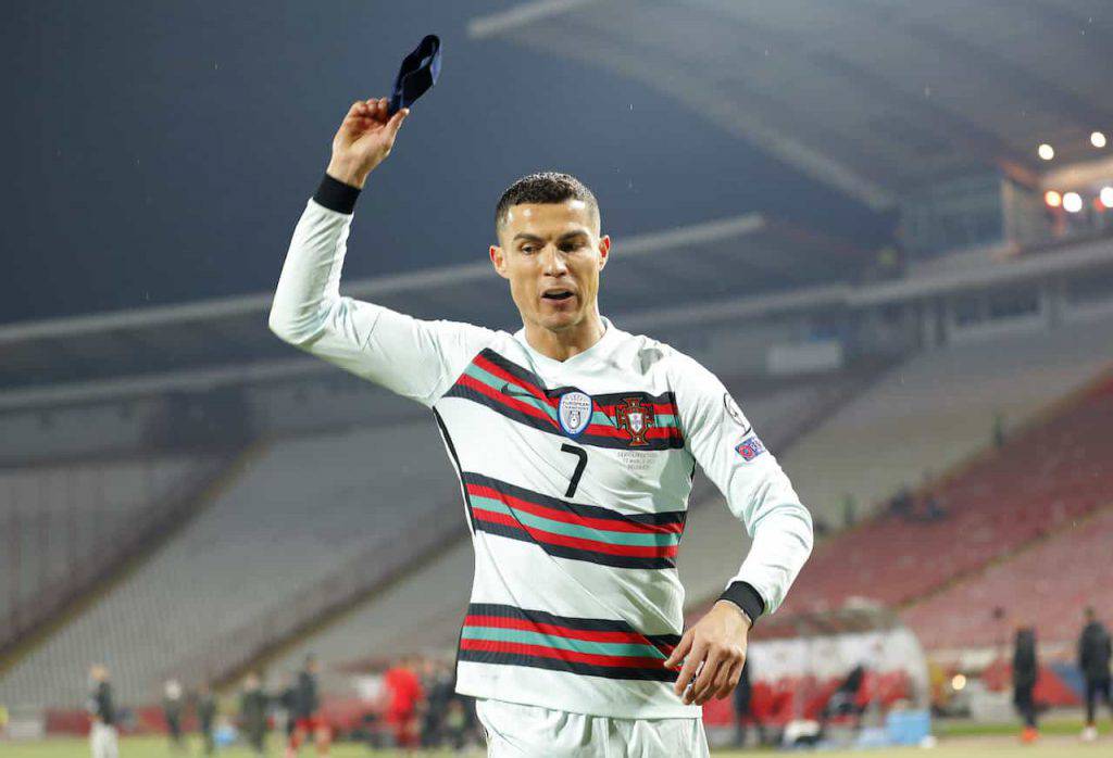 Cristiano Ronaldo fascia da capitano all'asta (Getty Images)