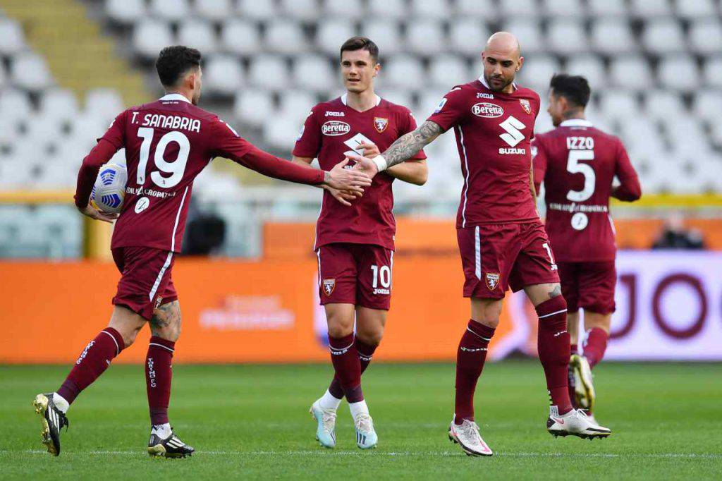 Mike Wallace con la maglia del Torino all'Europarlamento (Getty Images)