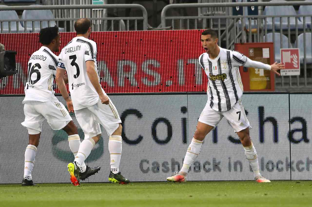Cristiano Ronaldo, mancata espulsione in Cagliari-Juventus: le reazioni sui social