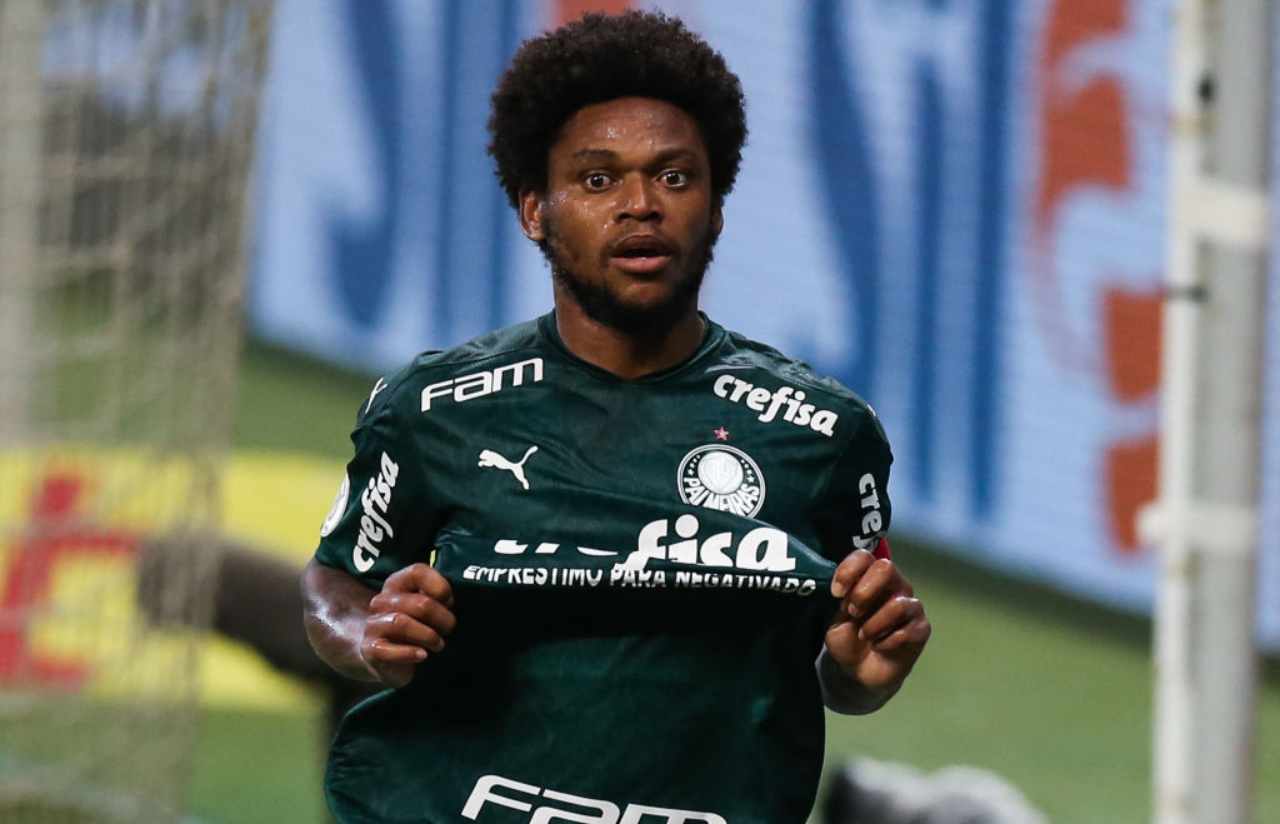 Luiz Adriano multa 