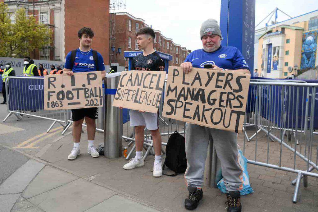 No alla Superlega, proteste a Stamford Bridge (Getty Images)