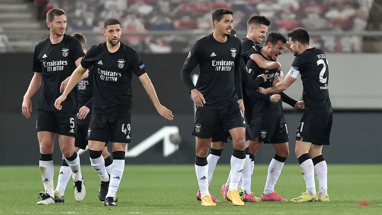 Il Benfica al centro di un duello di mercato Real Madrid Barcellona (foto Getty)