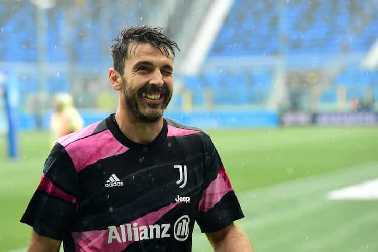 Il grazie di Buffon ai tifosi (Getty Images)