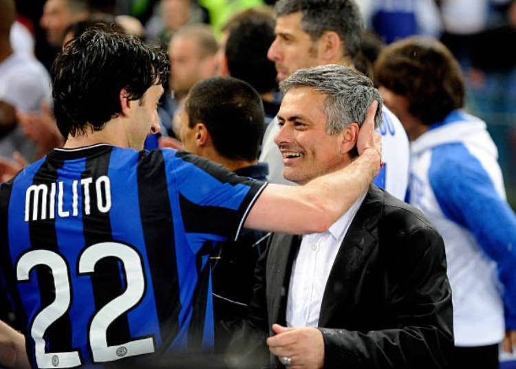 Diego Milito e José Mourinho 