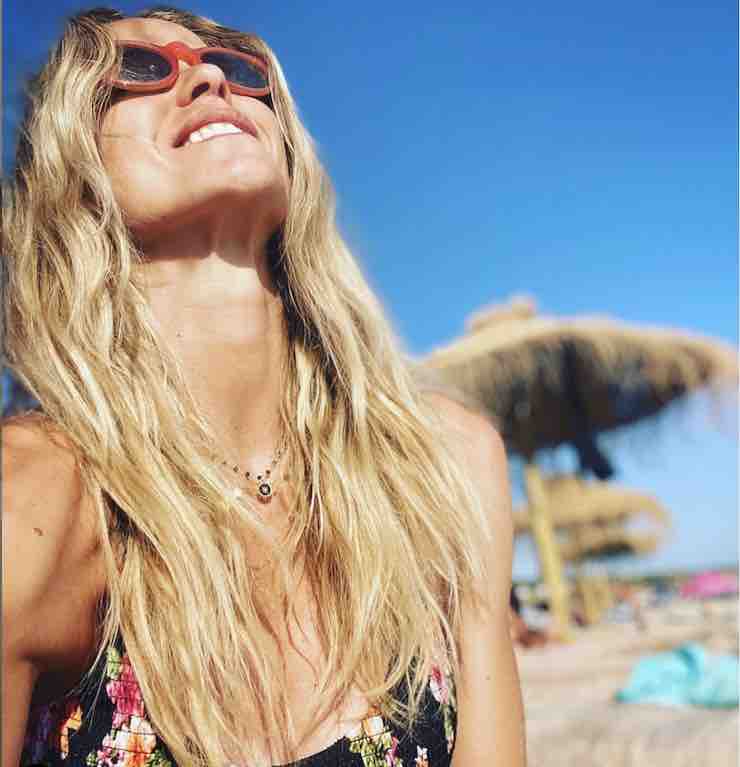 Mrs Corradi mozzafiato a Formentera (Instagram)