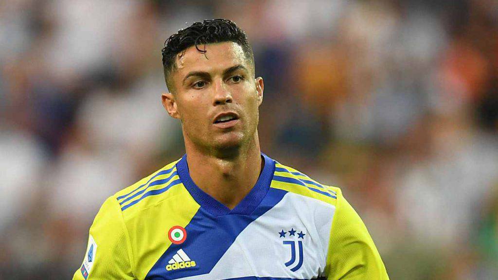 cristiano ronaldo con la maglia della Juventus 