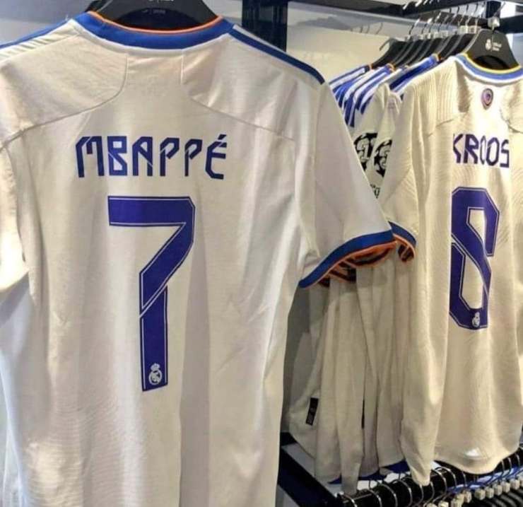 Mbappé maglia store Real Madrid 