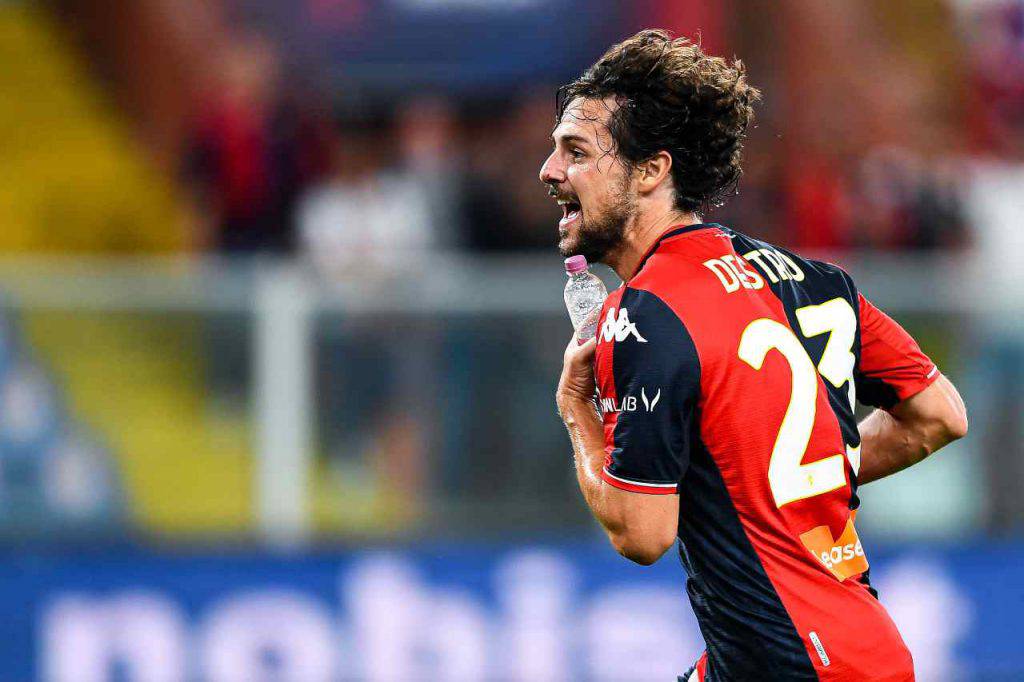 Destro gol bottiglietta