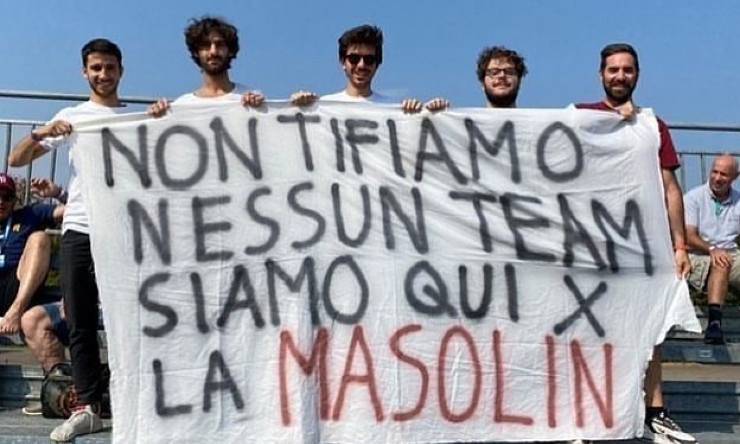 Striscione per Federica Masolin a Monza