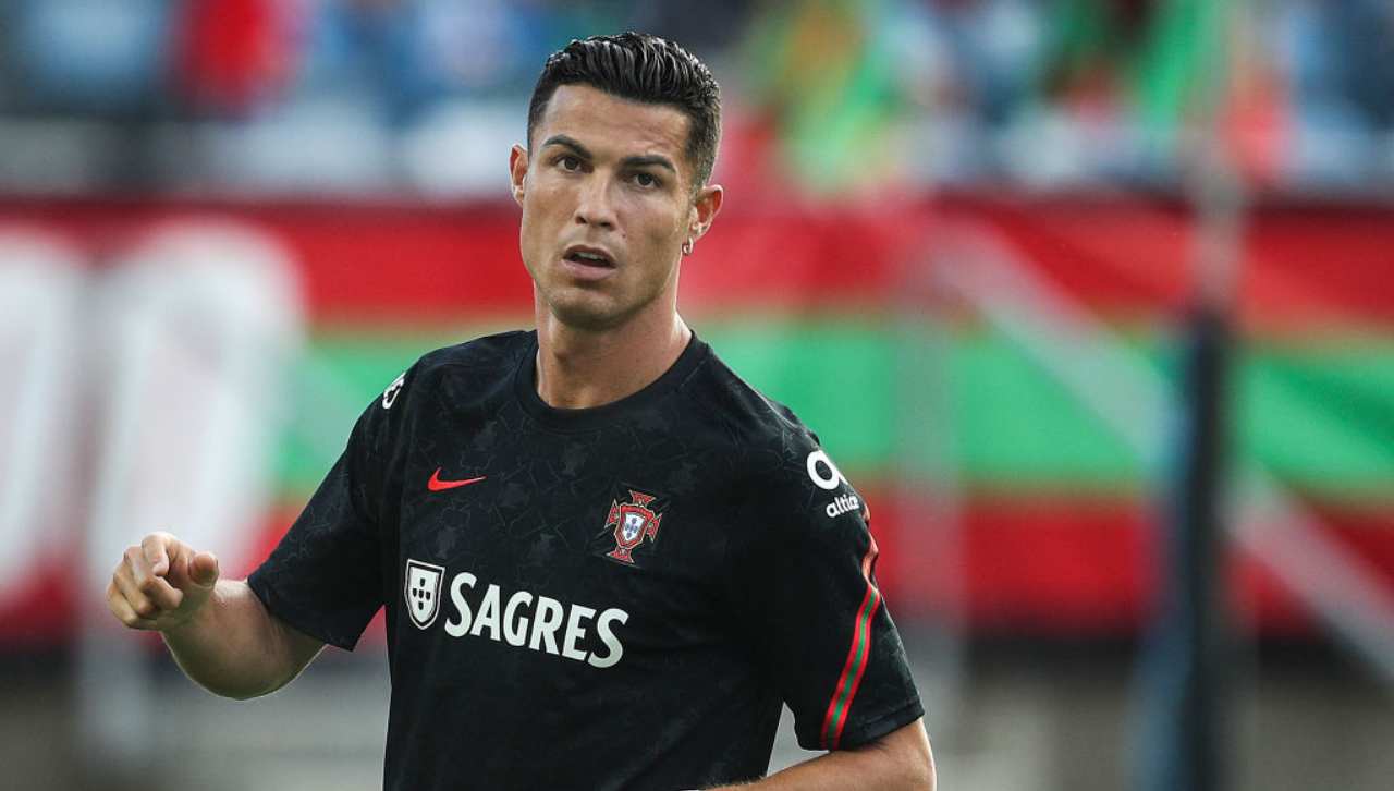 Cristiano Ronaldo segue solo 57 persone su Twitter: il sorprendente elenco