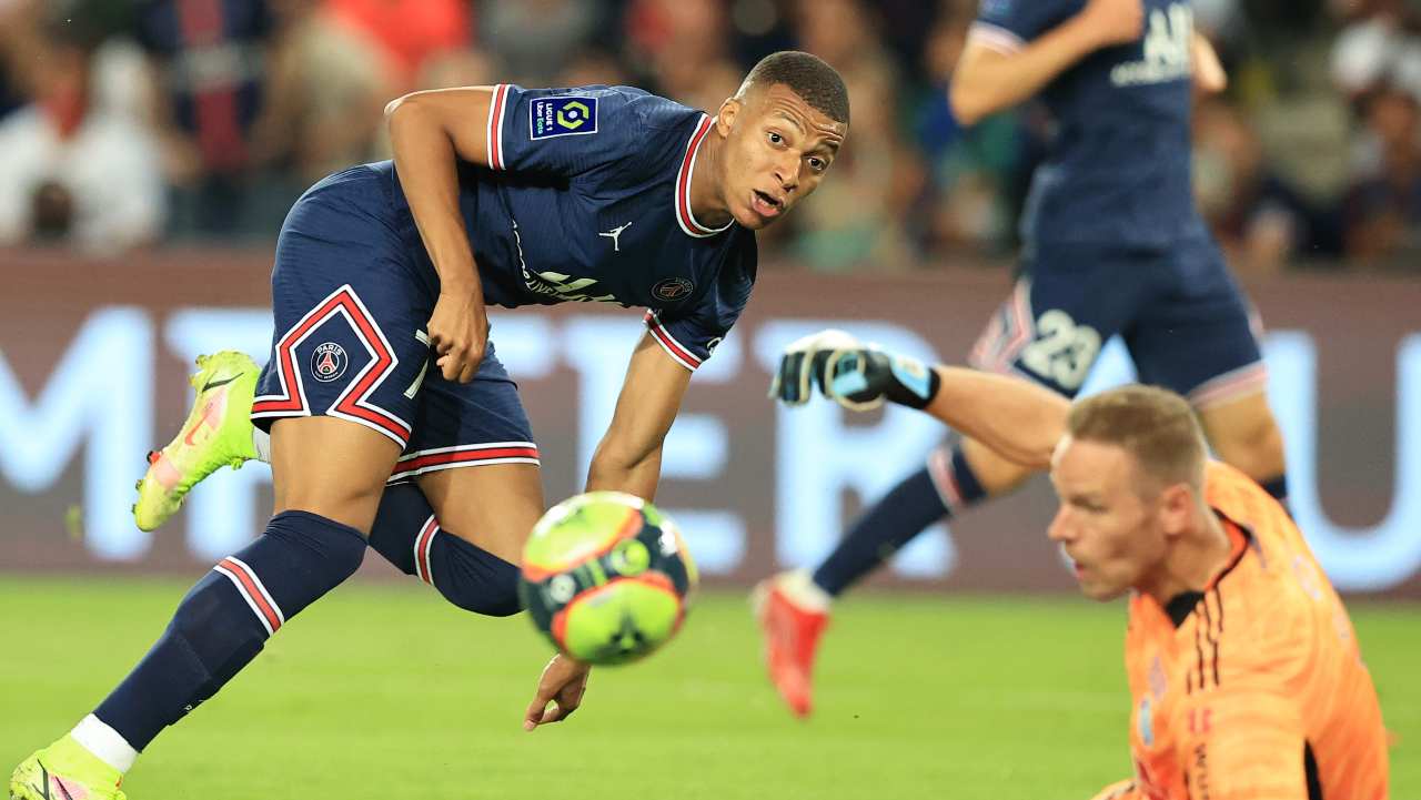 Mbappé al Real Madrid, è solo questione di tempo: la decisione che spiazza il PSG