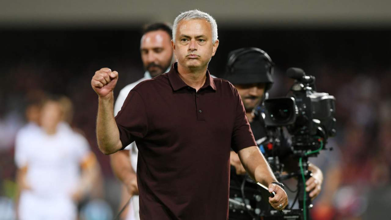 Roma, Mourinho debutta in Conference League: la notizia che fa ben sperare i tifosi