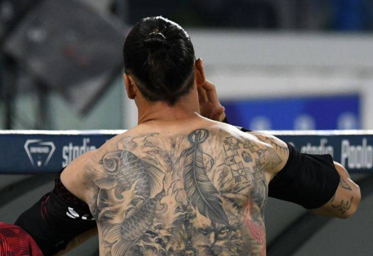 Ibrahimovic tatuaggio carpa 