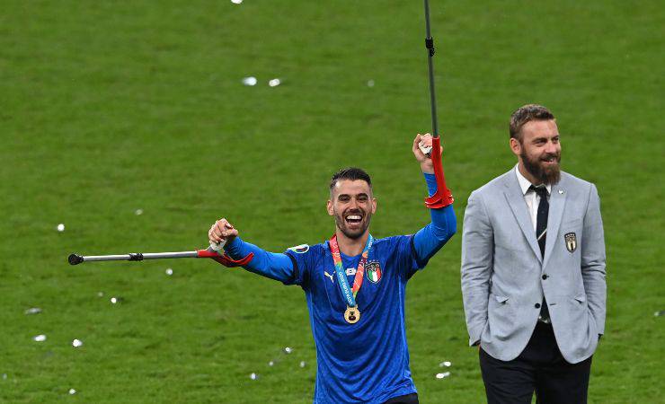 Spinazzola durante i festeggiamenti di EURO 2020